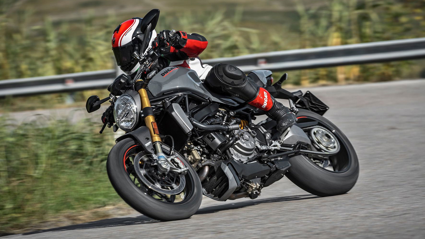 Ducati Monster 1200S